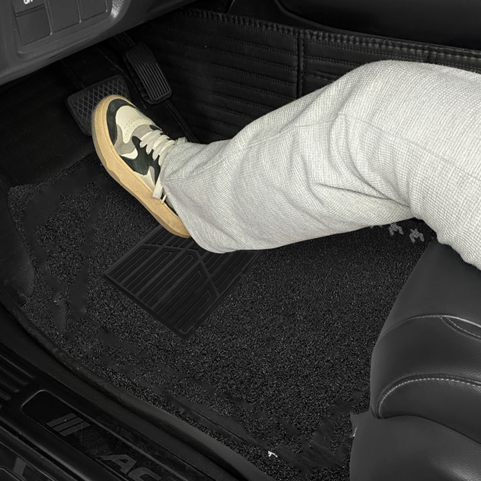 Car Floor Mat - 고강도 고무 소재의 자동차 바닥 매트